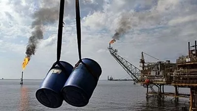 نرخ جهانی نفت از 40 دلار بیشتر نخواهد شد/ طلایسیاه قربانی جنگ تجاری آمریکا و چین