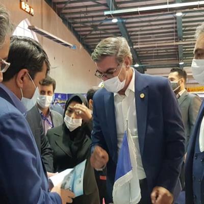  استاندار یزد از غرفه توانمندیهای ساخت داخل شرکت معدنی و صنعتی چادرملو بازدید کرد