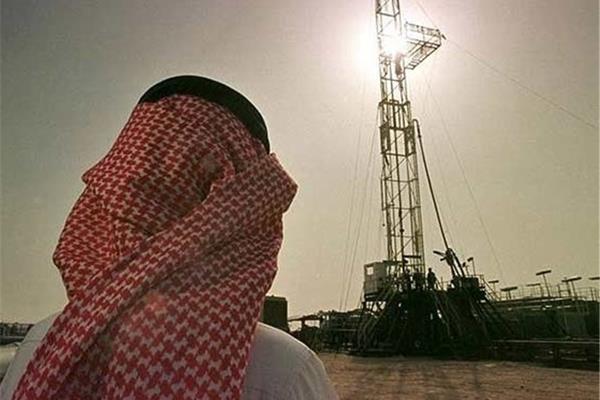 عربستان سعودی قیمت نفت را کاهش داد