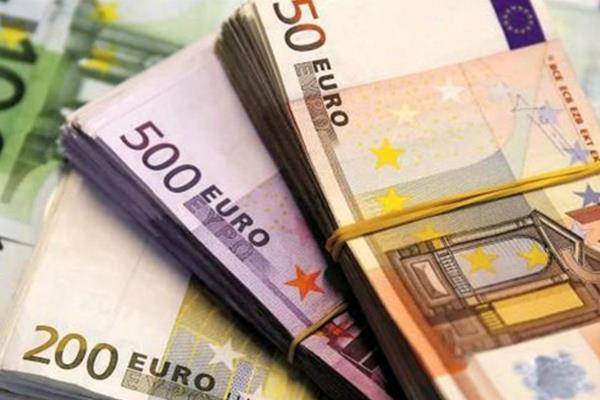 سقوط تاریخی ارزش یورو