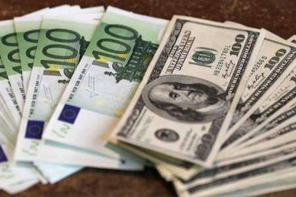 کم شدن ارزش یورو پلی برای صعود دلار